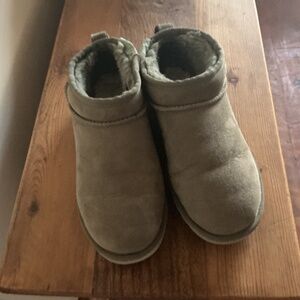Ugg Ultra mini boot olive size 8